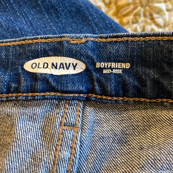 Old Navy Boyfriend Mid Rise Jean - Picture 5 of 6